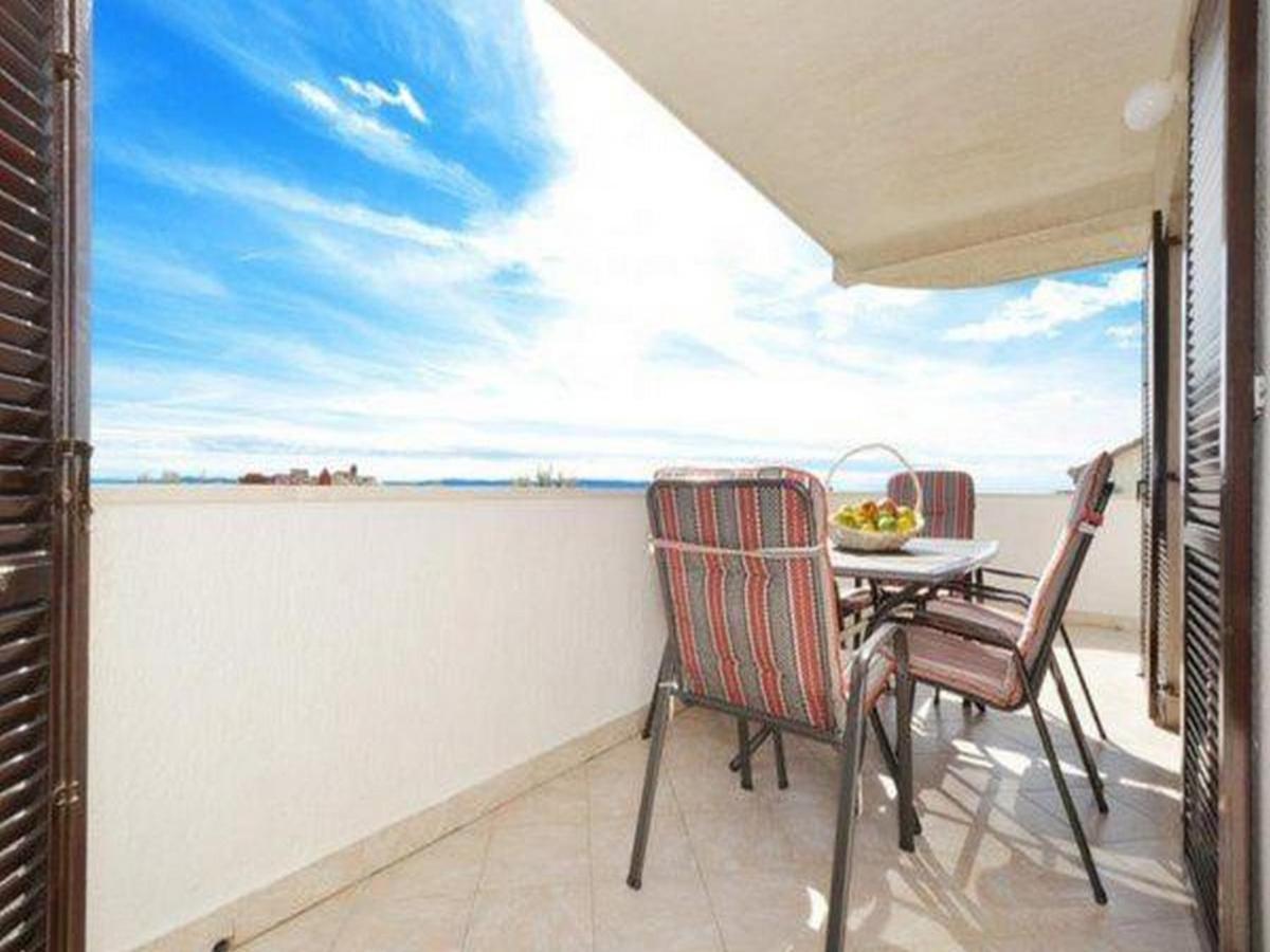 Apartment With Heated Pool And Sea View Trogir Exterior foto