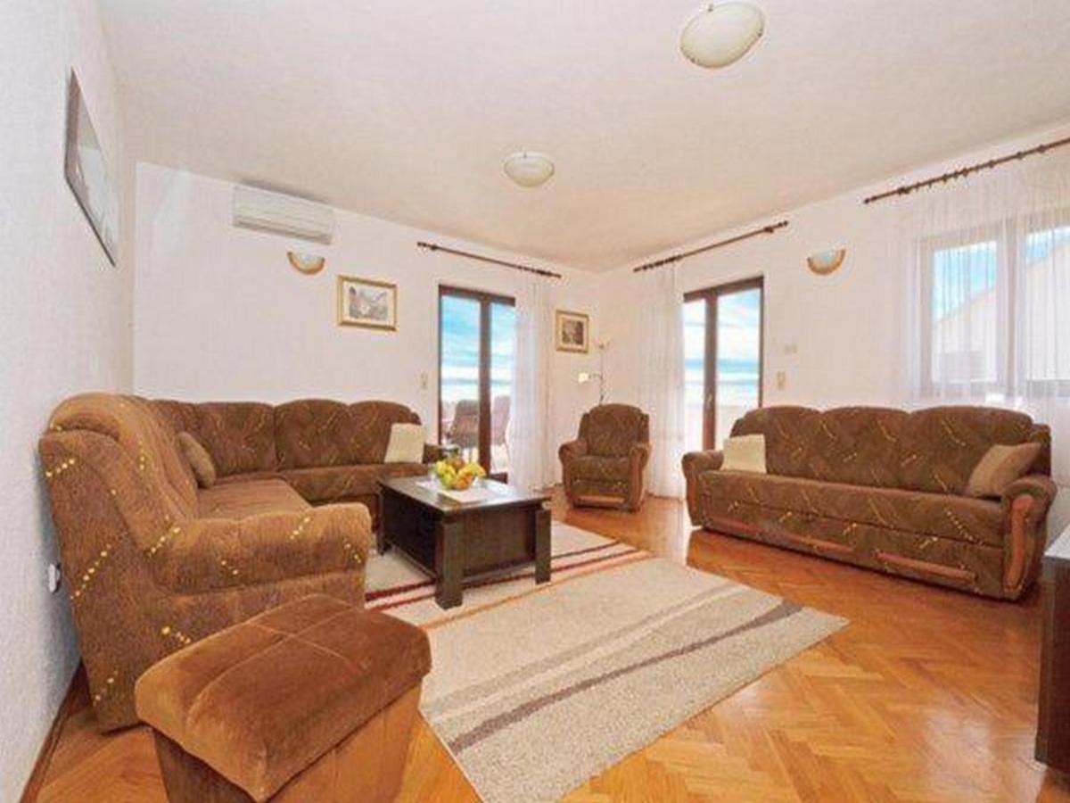Apartment With Heated Pool And Sea View Trogir Exterior foto