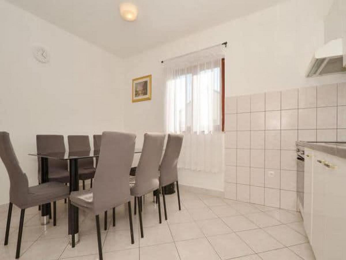 Apartment With Heated Pool And Sea View Trogir Exterior foto
